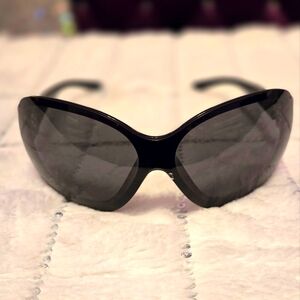 Chanel black sunglasses 💯